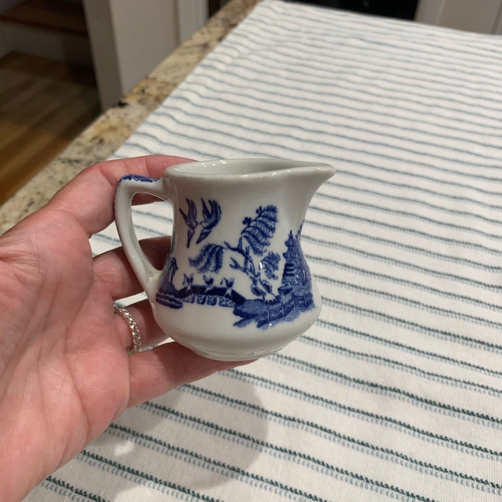Vintage Shenango China Blue Willow creamer.